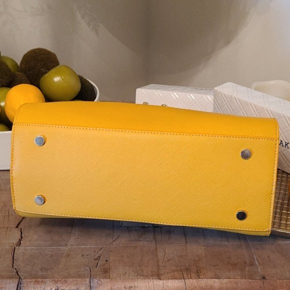 New with Tags Tru Trussardi Yellow Handbag - Picture 12 of 16